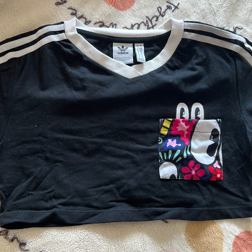 BLACK ADIDAS CROP TOP